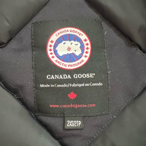 Canada Goose Victoria Parka- 3037L- XXS- ADMIRAL BLUE (Close to black) - Picture 5 of 14